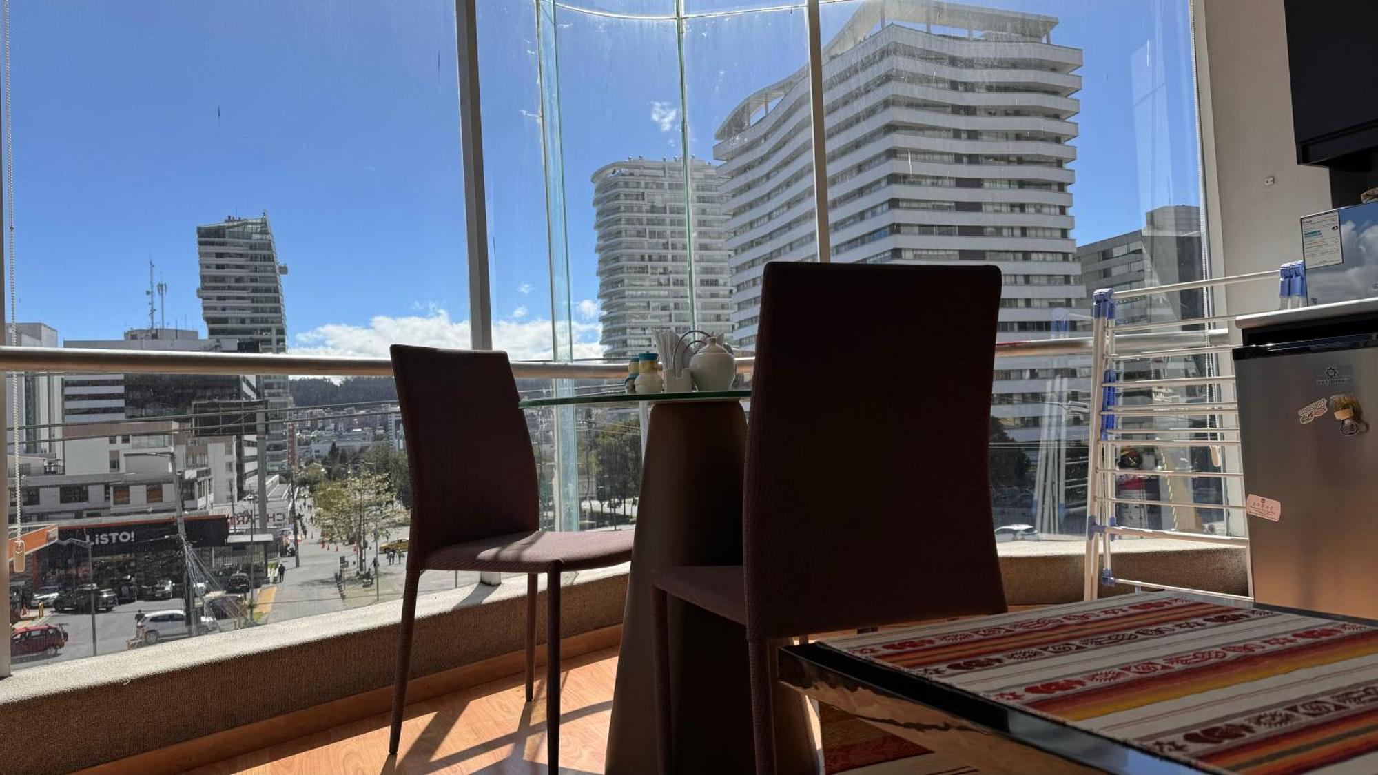 Edificio Tofino Lägenhet Quito Exteriör bild